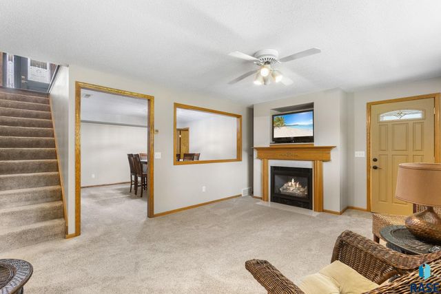 1800 N Ranch Oak Pl Place, Sioux Falls, SD 57110