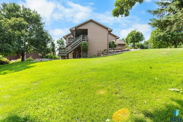 1800 N Ranch Oak Pl Place, Sioux Falls, SD 57110