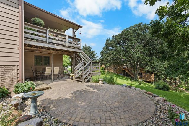 1800 N Ranch Oak Pl Place, Sioux Falls, SD 57110