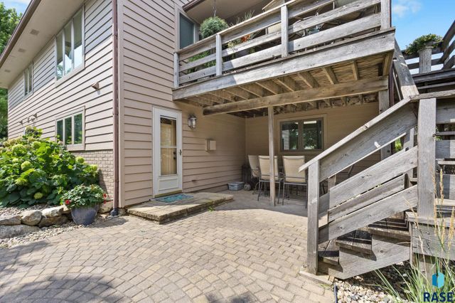 1800 N Ranch Oak Pl Place, Sioux Falls, SD 57110