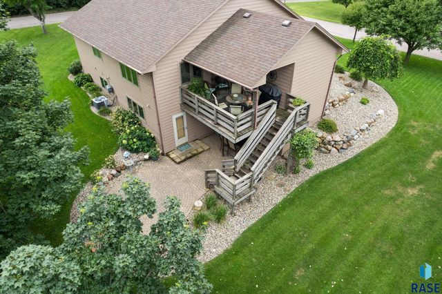 1800 N Ranch Oak Pl Place, Sioux Falls, SD 57110