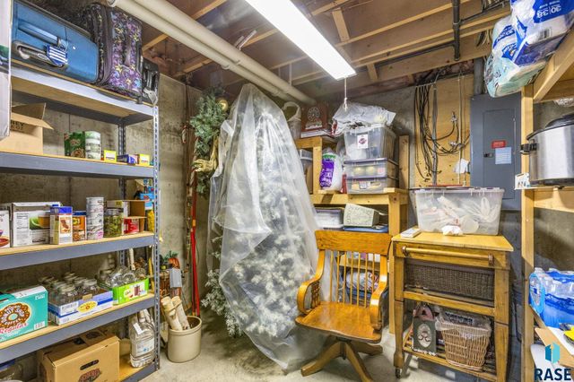 1800 N Ranch Oak Pl Place, Sioux Falls, SD 57110