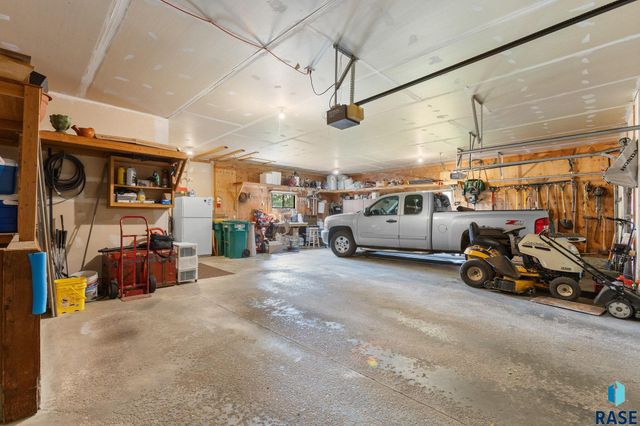 1800 N Ranch Oak Pl Place, Sioux Falls, SD 57110