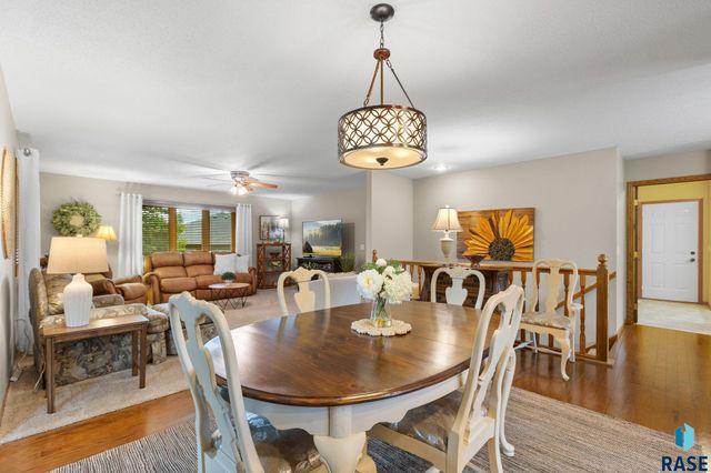 1800 N Ranch Oak Pl Place, Sioux Falls, SD 57110