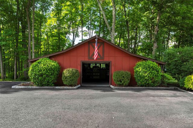 60 Traver Road, Pleasant Valley, NY 12569