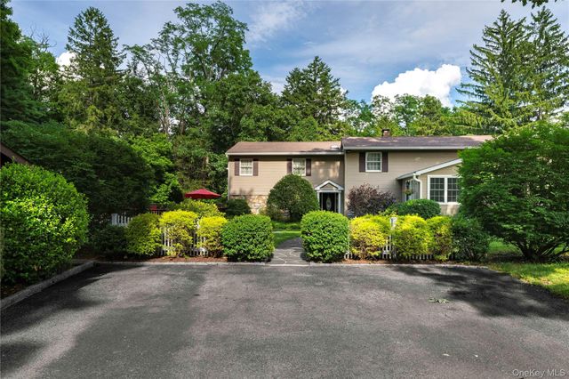 60 Traver Road, Pleasant Valley, NY 12569