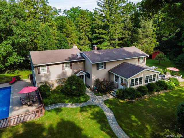 60 Traver Road, Pleasant Valley, NY 12569