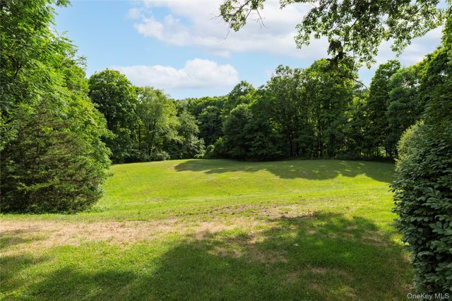 60 Traver Road, Pleasant Valley, NY 12569