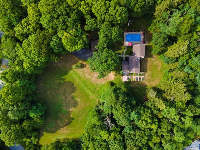 60 Traver Road, Pleasant Valley, NY 12569