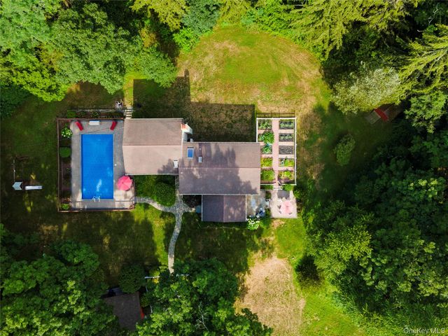60 Traver Road, Pleasant Valley, NY 12569