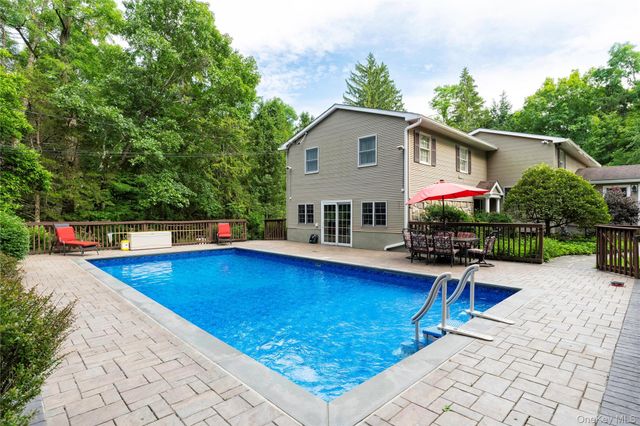 60 Traver Road, Pleasant Valley, NY 12569