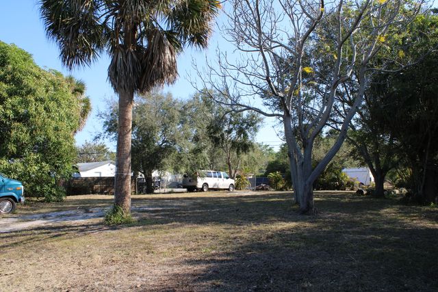 2619 Hiawatha Avenue, West Palm Beach, FL 33409