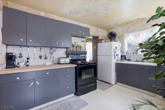 69 Kostenbader Rd, Hope Twp., NJ 07825