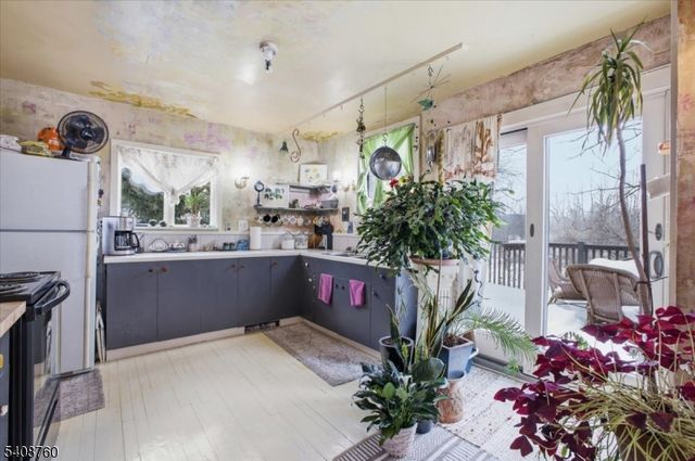 69 Kostenbader Rd, Hope Twp., NJ 07825