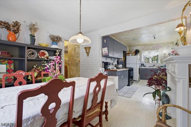 69 Kostenbader Rd, Hope Twp., NJ 07825