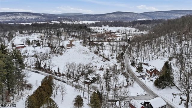 69 Kostenbader Rd, Hope Twp., NJ 07825