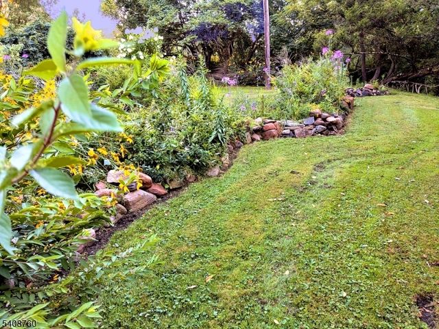 69 Kostenbader Rd, Hope Twp., NJ 07825