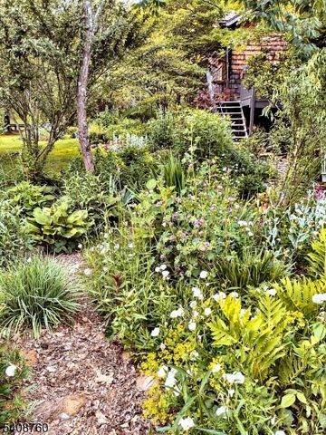 69 Kostenbader Rd, Hope Twp., NJ 07825