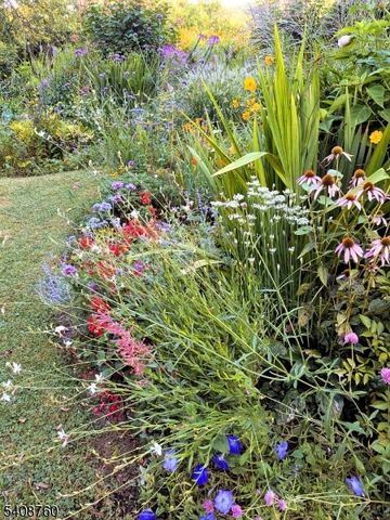 69 Kostenbader Rd, Hope Twp., NJ 07825