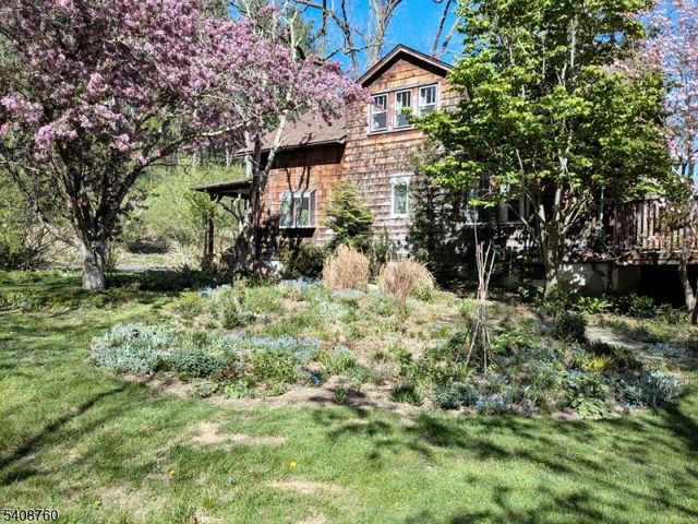 69 Kostenbader Rd, Hope Twp., NJ 07825