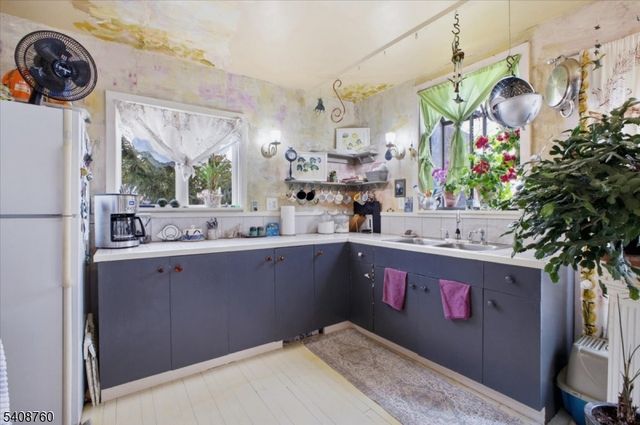 69 Kostenbader Rd, Hope Twp., NJ 07825