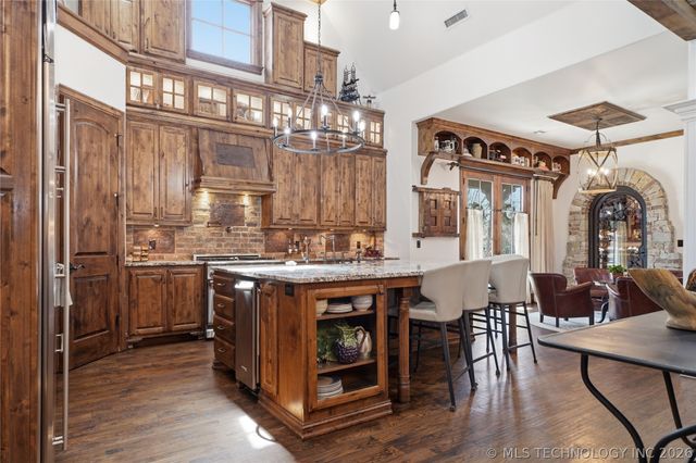 2549 S Evanston Avenue, Tulsa, OK 74114