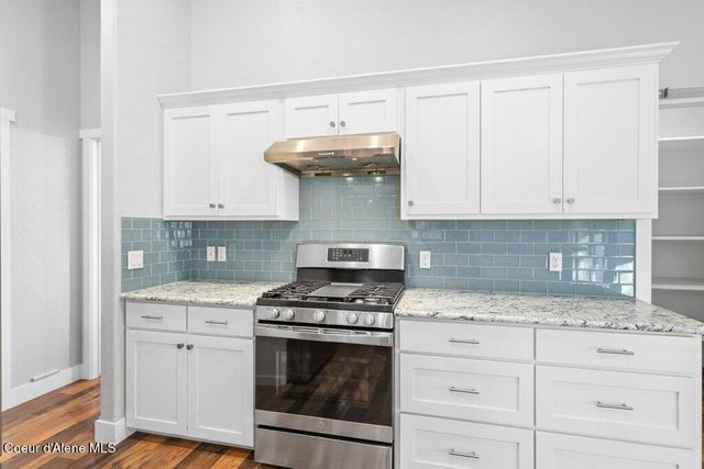 202 Silver Saddle CT, Pinehurst, ID 83850