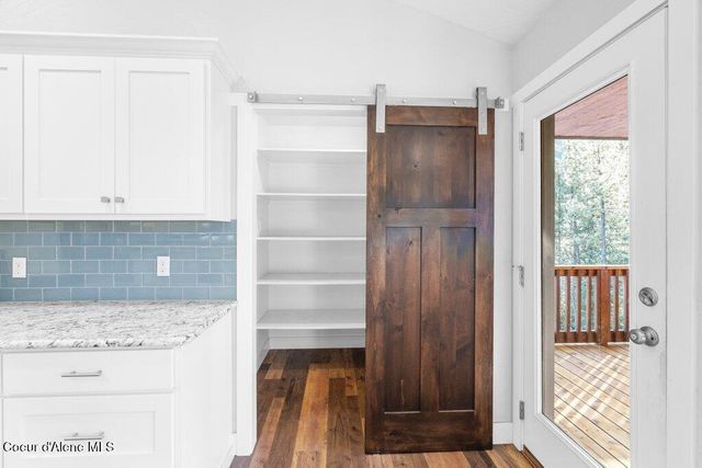 202 Silver Saddle CT, Pinehurst, ID 83850