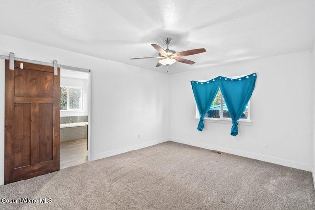 202 Silver Saddle CT, Pinehurst, ID 83850