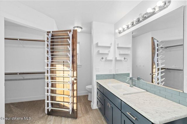 202 Silver Saddle CT, Pinehurst, ID 83850