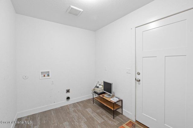 202 Silver Saddle CT, Pinehurst, ID 83850