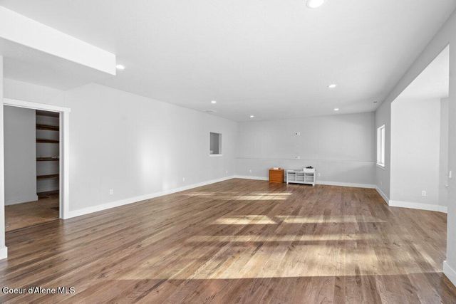 202 Silver Saddle CT, Pinehurst, ID 83850