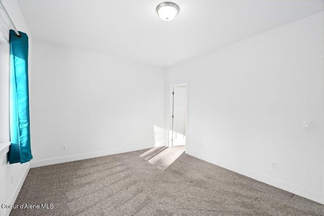 202 Silver Saddle CT, Pinehurst, ID 83850