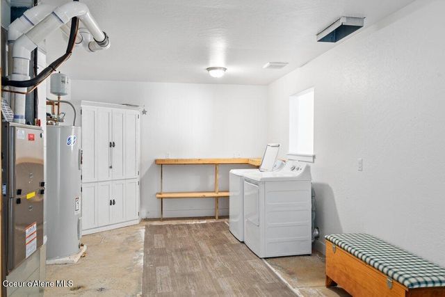 202 Silver Saddle CT, Pinehurst, ID 83850