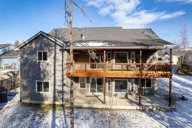 202 Silver Saddle CT, Pinehurst, ID 83850