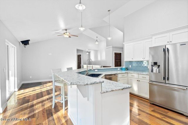 202 Silver Saddle CT, Pinehurst, ID 83850