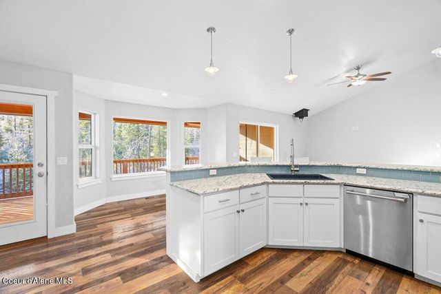 202 Silver Saddle CT, Pinehurst, ID 83850