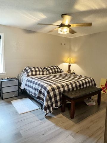 1035 E Gum Street, Russellville, AR 72802