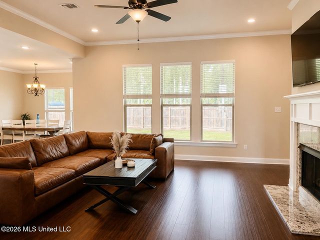 11456 Memphis Circle, Ocean Springs, MS 39564