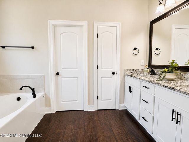 11456 Memphis Circle, Ocean Springs, MS 39564