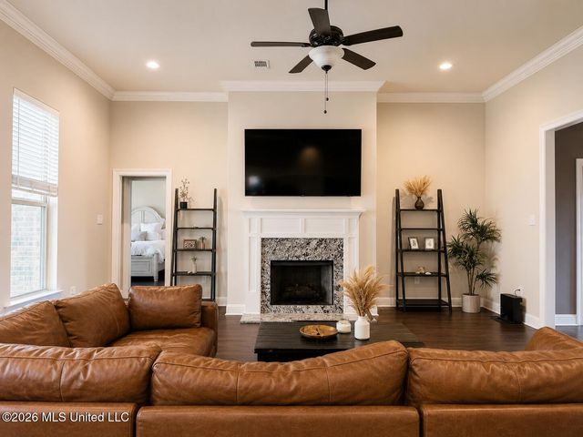 11456 Memphis Circle, Ocean Springs, MS 39564