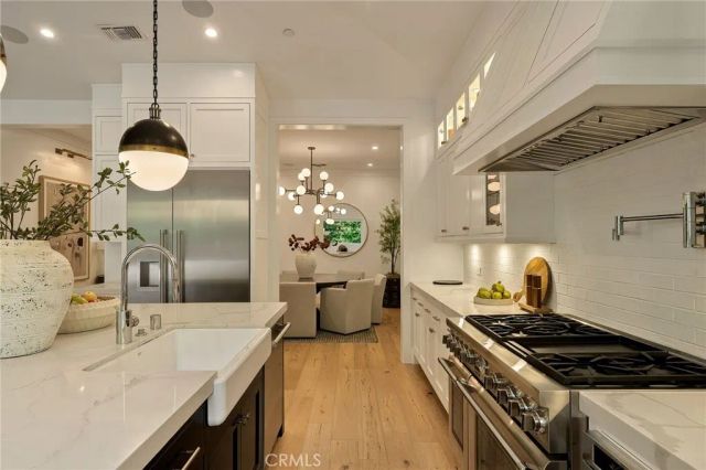16130 Otsego Street, Encino, CA 91436