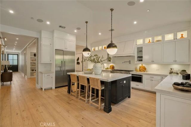 16130 Otsego Street, Encino, CA 91436