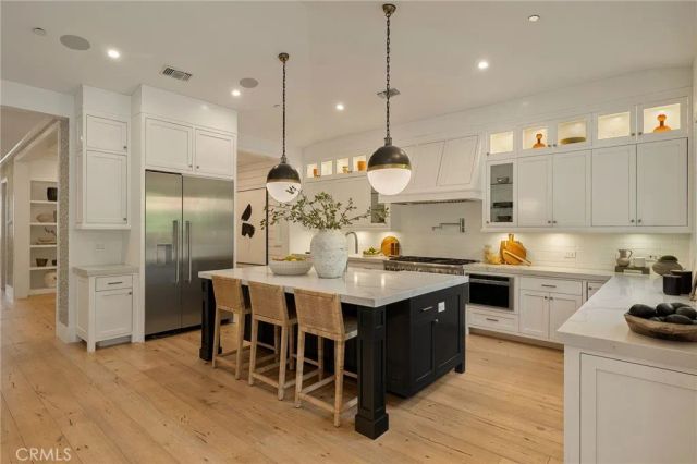 16130 Otsego Street, Encino, CA 91436