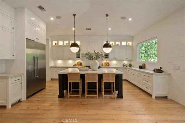 16130 Otsego Street, Encino, CA 91436