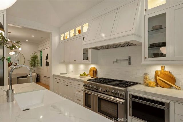 16130 Otsego Street, Encino, CA 91436