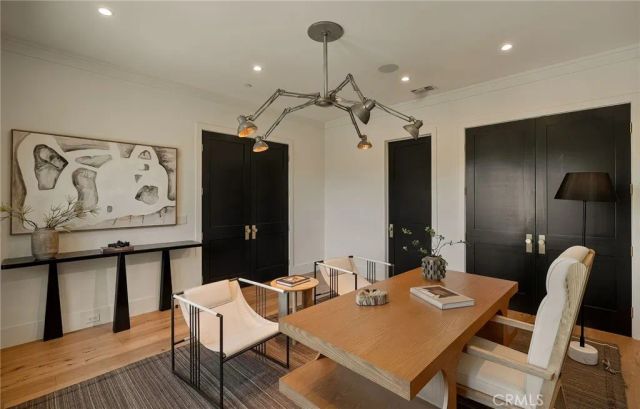 16130 Otsego Street, Encino, CA 91436