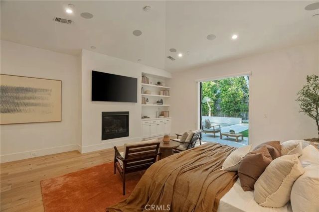 16130 Otsego Street, Encino, CA 91436