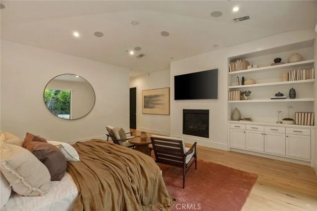 16130 Otsego Street, Encino, CA 91436