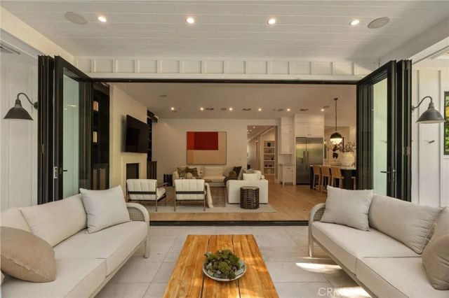 16130 Otsego Street, Encino, CA 91436
